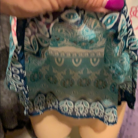 PATRONS OF PEACE Small Floral Top - Picture 5 of 5